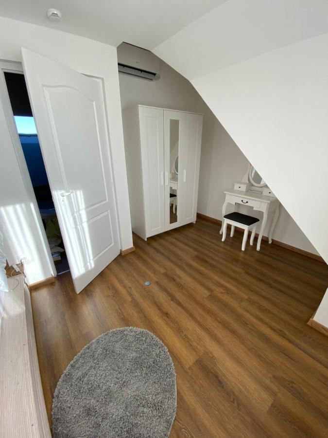 Platan Apartmanhaz Balatongyorok Ngoại thất bức ảnh