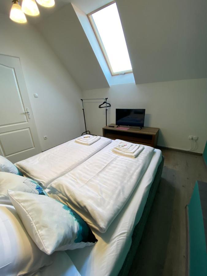 Platan Apartmanhaz Balatongyorok Ngoại thất bức ảnh