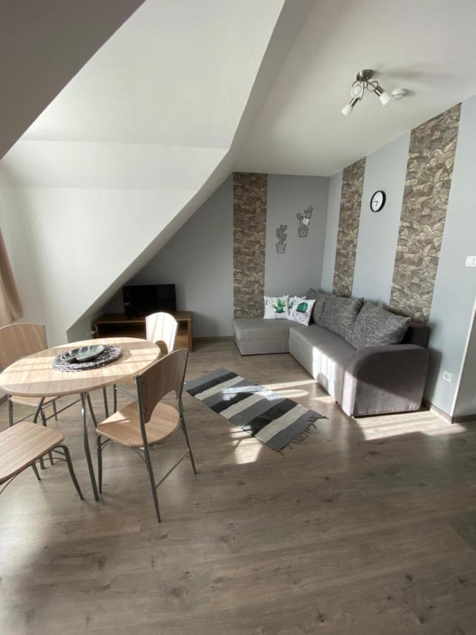 Platan Apartmanhaz Balatongyorok Ngoại thất bức ảnh
