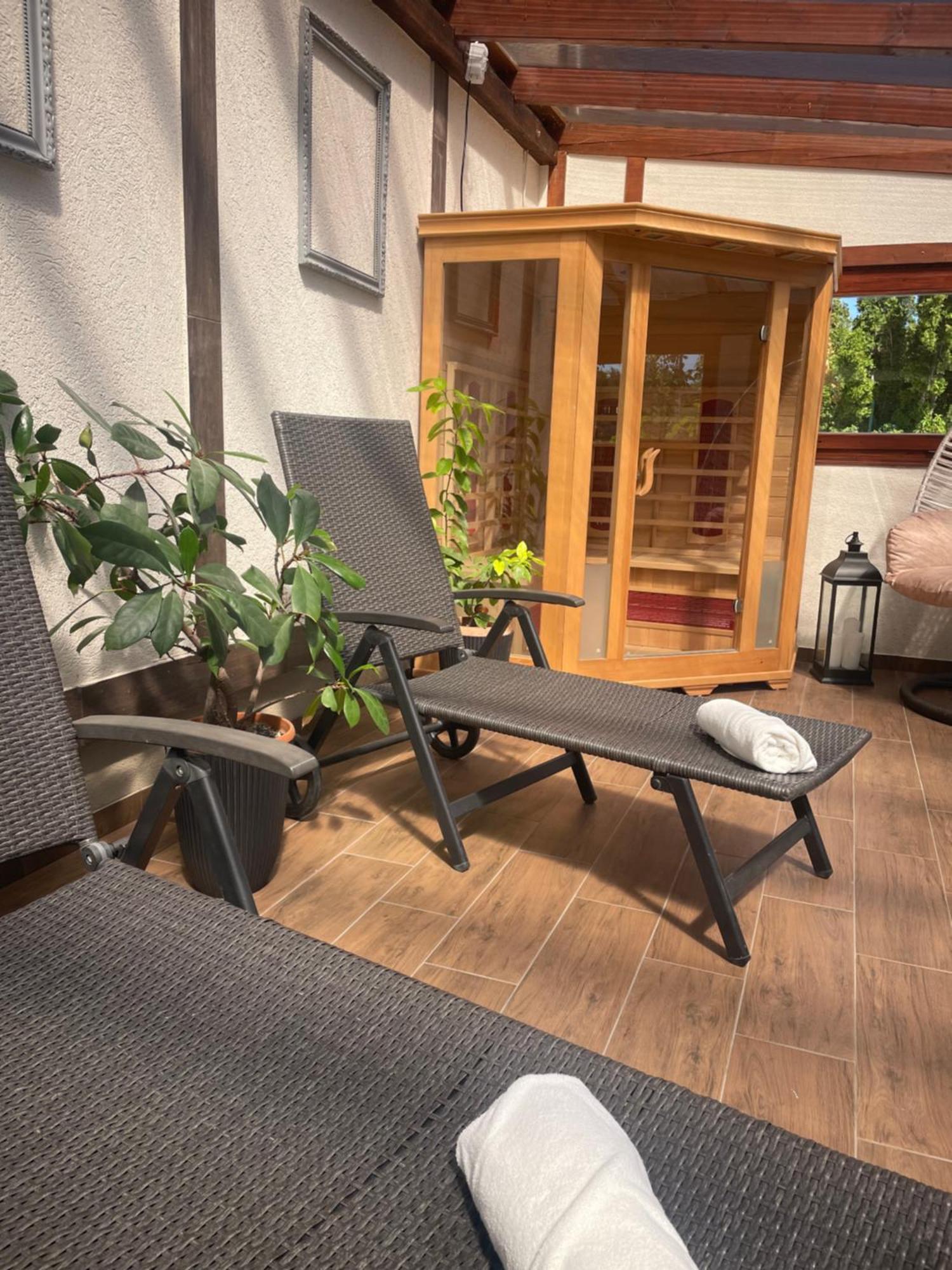 Platan Apartmanhaz Balatongyorok Ngoại thất bức ảnh